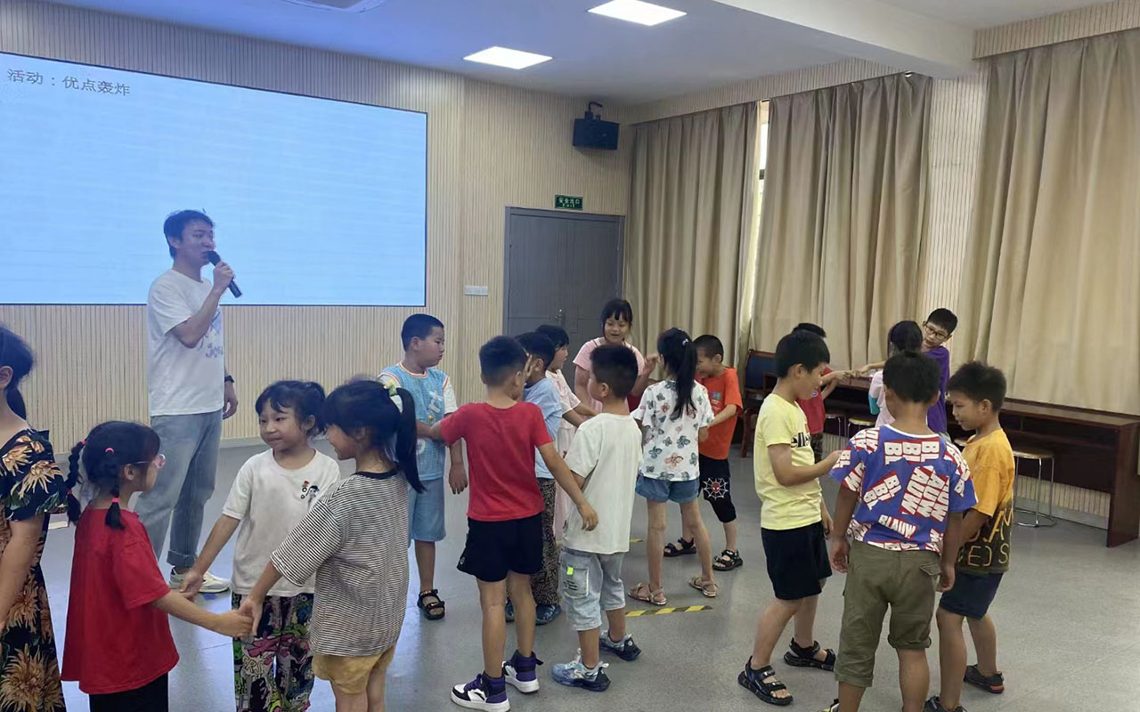 黔江龙观乡中心学校